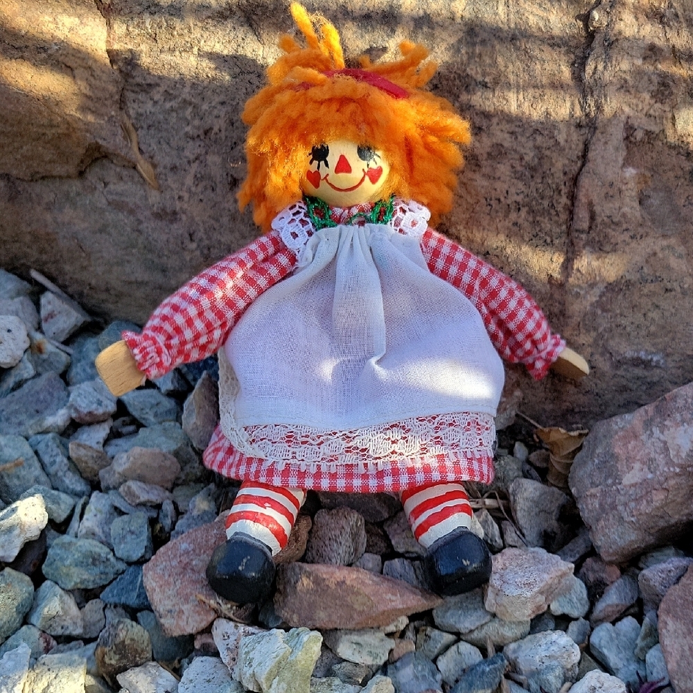 Handcrafted Raggedy Ann - Picture 5 of 10